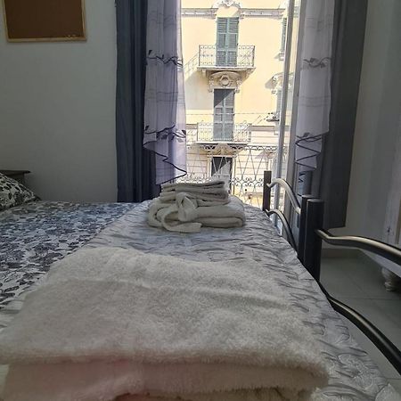 Amici Holidey Camera Stazione Hotel La Spezia Kültér fotó